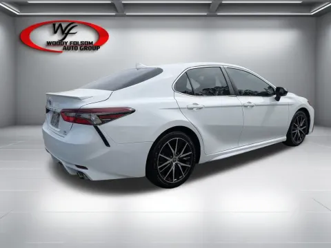 More photos of 2023 Toyota Camry SE at Woody Folsom CDJR of Baxley, GA