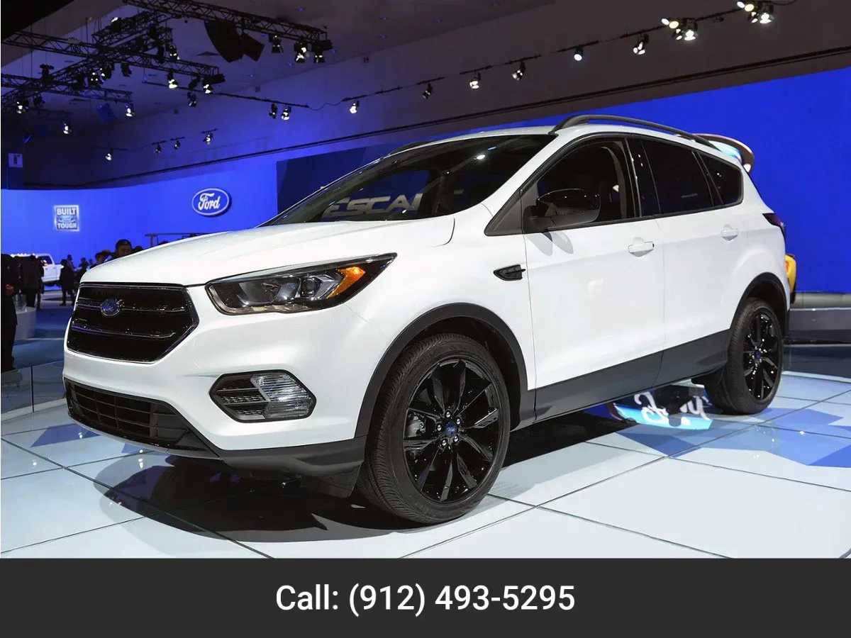 2019 Ford Escape Titanium's photo