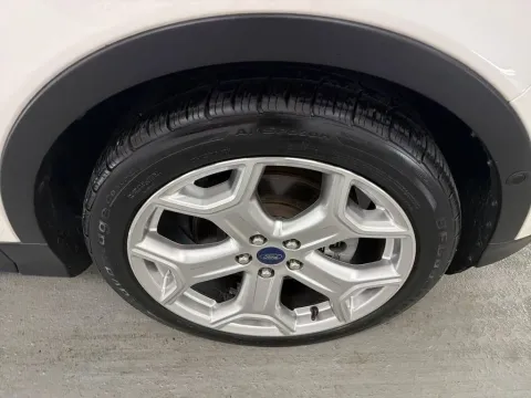 More photos of 2019 Ford Escape Titanium at Woody Folsom CDJR of Baxley, GA