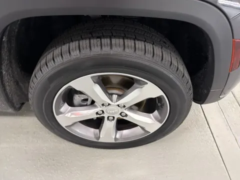 More photos of 2022 Jeep Grand Cherokee L Limited at Woody Folsom CDJR of Baxley, GA