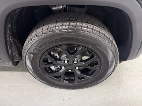 More photos of 2026 Jeep Grand Cherokee L Laredo Altitude at Woody Folsom CDJR of Baxley, GA