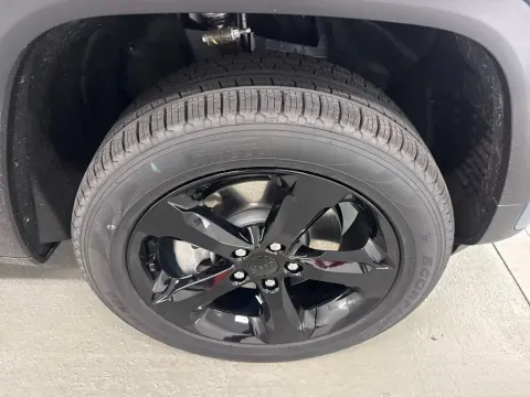 More photos of 2026 Jeep Grand Cherokee L Limited at Woody Folsom CDJR of Baxley, GA