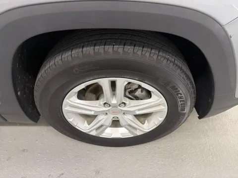 More photos of 2023 GMC Terrain SLE at Woody Folsom CDJR of Baxley, GA