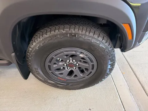 More photos of 2025 Nissan Frontier PRO-4X at Woody Folsom CDJR of Baxley, GA