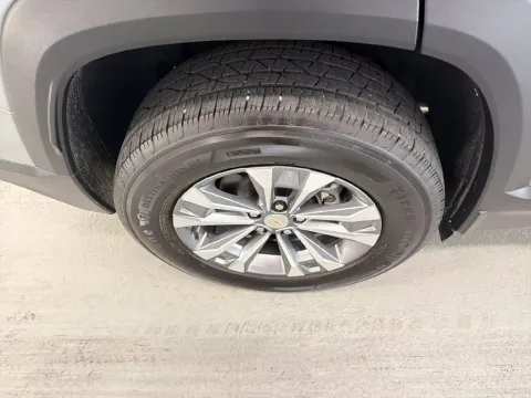 More photos of 2025 Chevrolet Equinox FWD LT at Woody Folsom CDJR of Baxley, GA