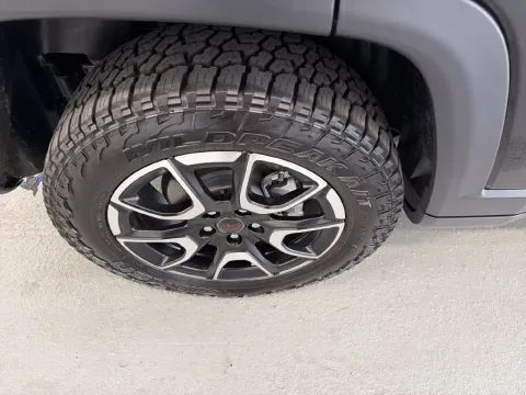 More photos of 2025 Jeep Compass Trailhawk at Woody Folsom CDJR of Baxley, GA