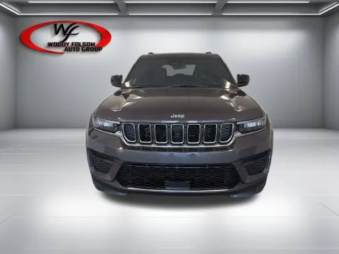 Photos of 2026 Jeep Grand Cherokee Laredo for sale in Baxley, GA at Woody Folsom CDJR of Baxley