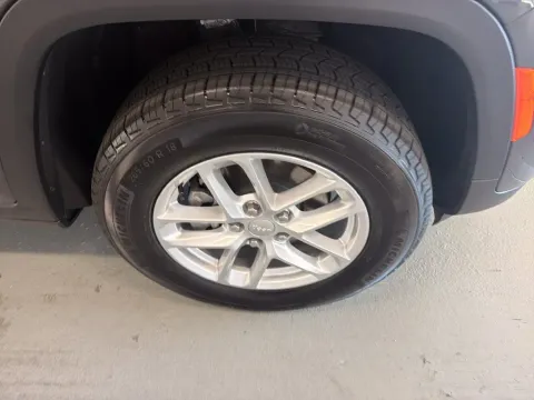 More photos of 2026 Jeep Grand Cherokee Laredo at Woody Folsom CDJR of Baxley, GA