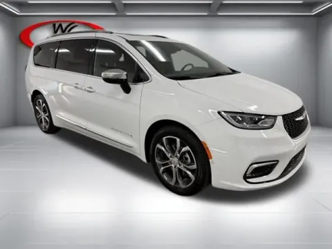 Another view of 2026 Chrysler Pacifica Pinnacle for sale in Baxley, GA at Woody Folsom CDJR of Baxley