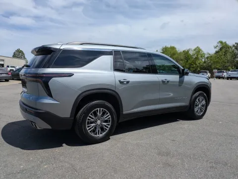 More photos of 2025 Chevrolet Traverse FWD LT at Woody Folsom CDJR of Vidalia, GA