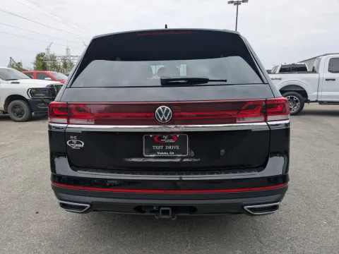 More photos of 2024 Volkswagen Atlas 2.0T SE w/Technology at Woody Folsom CDJR of Vidalia, GA