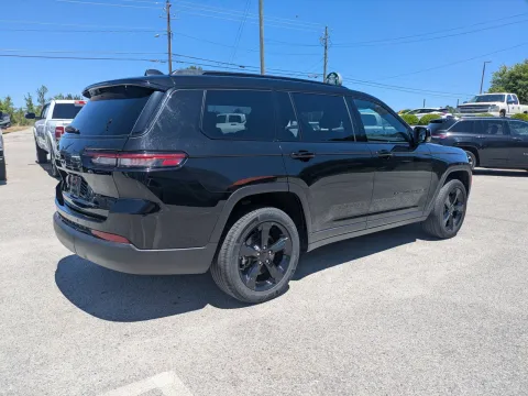 More photos of 2023 Jeep Grand Cherokee L Altitude at Woody Folsom CDJR of Vidalia, GA