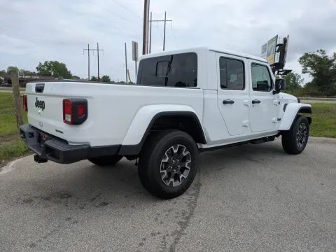 More photos of 2026 Jeep Gladiator Sahara at Woody Folsom CDJR of Vidalia, GA