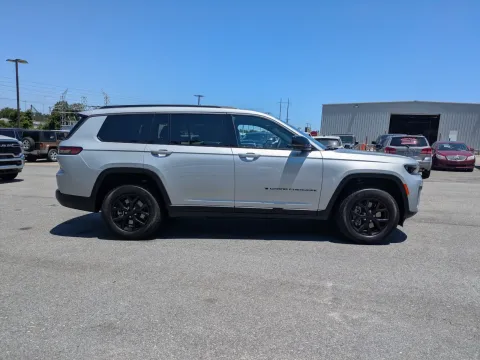 Another view of 2026 Jeep Grand Cherokee L Laredo Altitude for sale in Vidalia, GA at Woody Folsom CDJR of Vidalia
