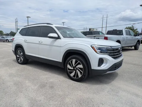 Photos of 2024 Volkswagen Atlas 2.0T SE w/Technology for sale in Vidalia, GA at Woody Folsom CDJR of Vidalia
