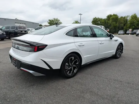 More photos of 2025 Hyundai Sonata SEL at Woody Folsom CDJR of Vidalia, GA