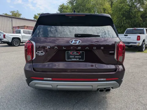 More photos of 2024 Hyundai Palisade Limited at Woody Folsom CDJR of Vidalia, GA