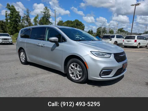 Silver 2023 Chrysler Pacifica Touring L for sale in Vidalia, GA