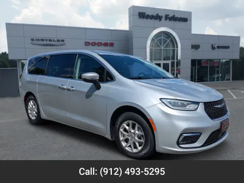 Silver 2023 Chrysler Pacifica Touring L for sale in Vidalia, GA