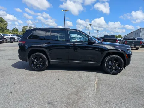 Another view of 2027 Jeep Grand Cherokee Limited for sale in Vidalia, GA at Woody Folsom CDJR of Vidalia