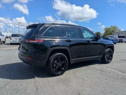 More photos of 2027 Jeep Grand Cherokee Limited at Woody Folsom CDJR of Vidalia, GA