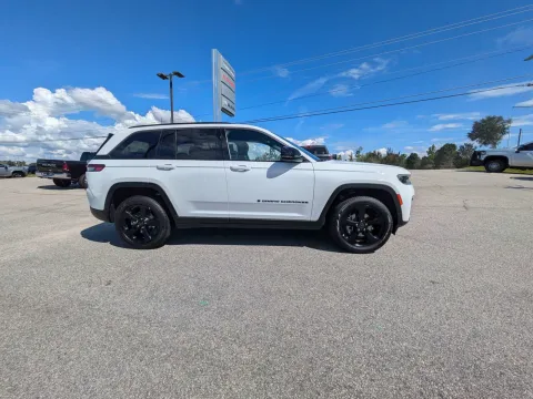 Another view of 2027 Jeep Grand Cherokee Limited for sale in Vidalia, GA at Woody Folsom CDJR of Vidalia
