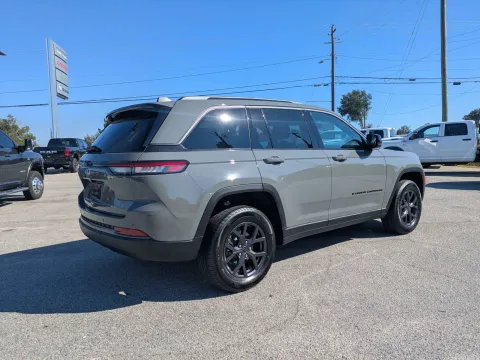 More photos of 2027 Jeep Grand Cherokee Laredo Altitude at Woody Folsom CDJR of Vidalia, GA
