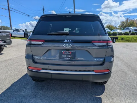 More photos of 2027 Jeep Grand Cherokee Limited at Woody Folsom CDJR of Vidalia, GA