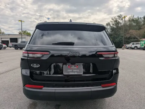 More photos of 2027 Jeep Grand Cherokee L Laredo Altitude at Woody Folsom CDJR of Vidalia, GA