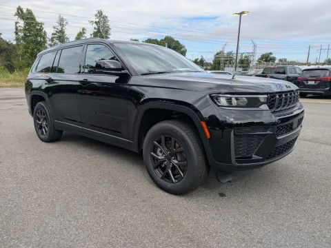 Photos of 2027 Jeep Grand Cherokee L Laredo Altitude for sale in Vidalia, GA at Woody Folsom CDJR of Vidalia