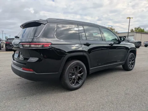 More photos of 2027 Jeep Grand Cherokee L Laredo Altitude at Woody Folsom CDJR of Vidalia, GA