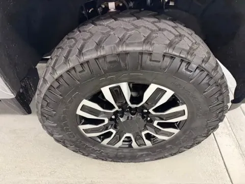 More photos of 2025 GMC Sierra 2500HD Denali Ultimate at Woody Folsom Ford, GA