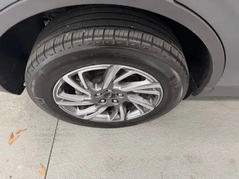 More photos of 2025 Lincoln Corsair Premiere at Woody Folsom Ford, GA