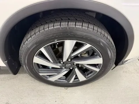 More photos of 2024 Nissan Murano SL at Woody Folsom Ford, GA