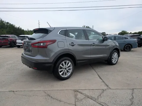 More photos of 2021 Nissan Rogue Sport S at Woody Folsom Nissan of Vidalia, GA