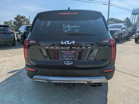 More photos of 2022 Kia Telluride EX at Woody Folsom Nissan of Vidalia, GA