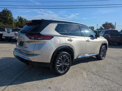 More photos of 2025 Nissan Rogue Platinum at Woody Folsom Nissan of Vidalia, GA