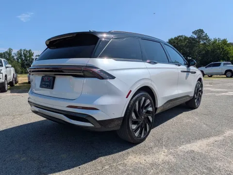 More photos of 2024 Lincoln Nautilus Reserve at Woody Folsom Nissan of Vidalia, GA