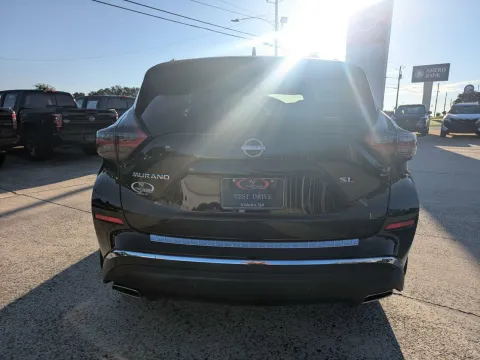 More photos of 2023 Nissan Murano SL at Woody Folsom Nissan of Vidalia, GA