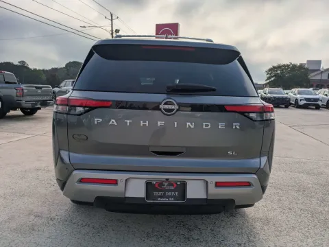 More photos of 2023 Nissan Pathfinder SL at Woody Folsom Nissan of Vidalia, GA