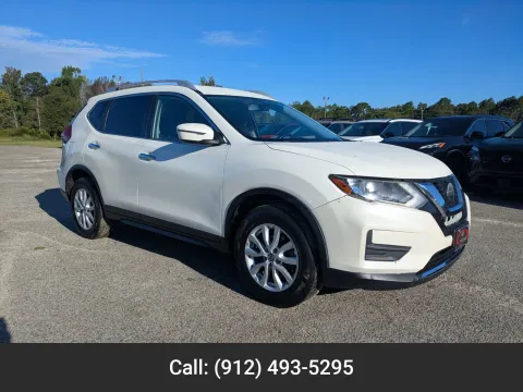White 2018 Nissan Rogue SV for sale in Vidalia, GA