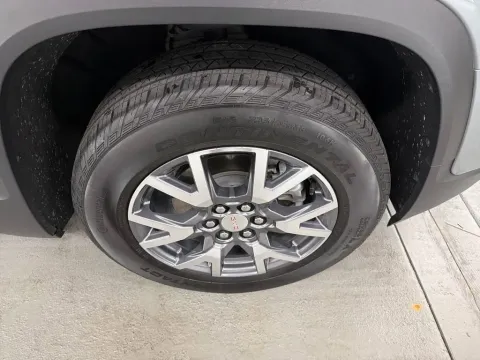 More photos of 2023 GMC Acadia SLT at Woody Folsom Nissan of Baxley, GA