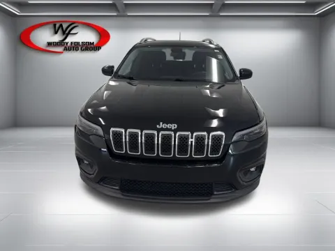 Photos of 2019 Jeep Cherokee Latitude for sale in Baxley, GA at Woody Folsom Nissan of Baxley