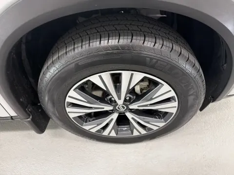 More photos of 2021 Nissan Rogue SV at Woody Folsom Nissan of Baxley, GA