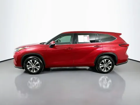 More photos of 2022 Toyota Highlander XLE at Automaxx of the Carolinas, SC