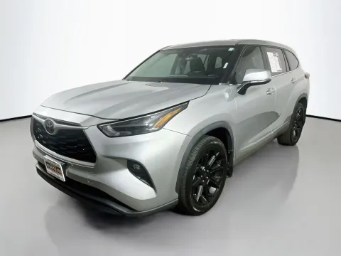 Another view of 2023 Toyota Highlander LE for sale in Summerville, SC at Automaxx of the Carolinas