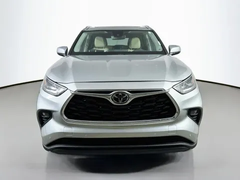 Photos of 2023 Toyota Highlander Limited for sale in Summerville, SC at Automaxx of the Carolinas