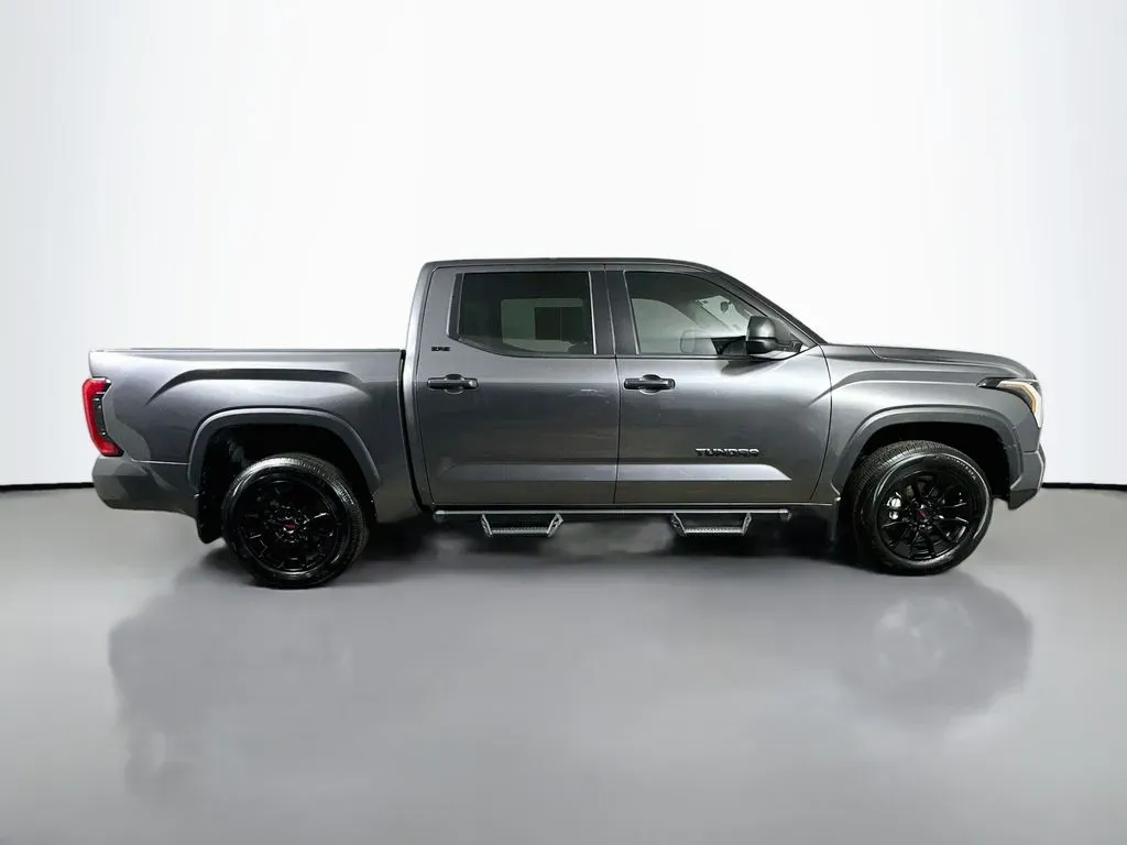 2024 Toyota Tundra SR5 - Photo 7