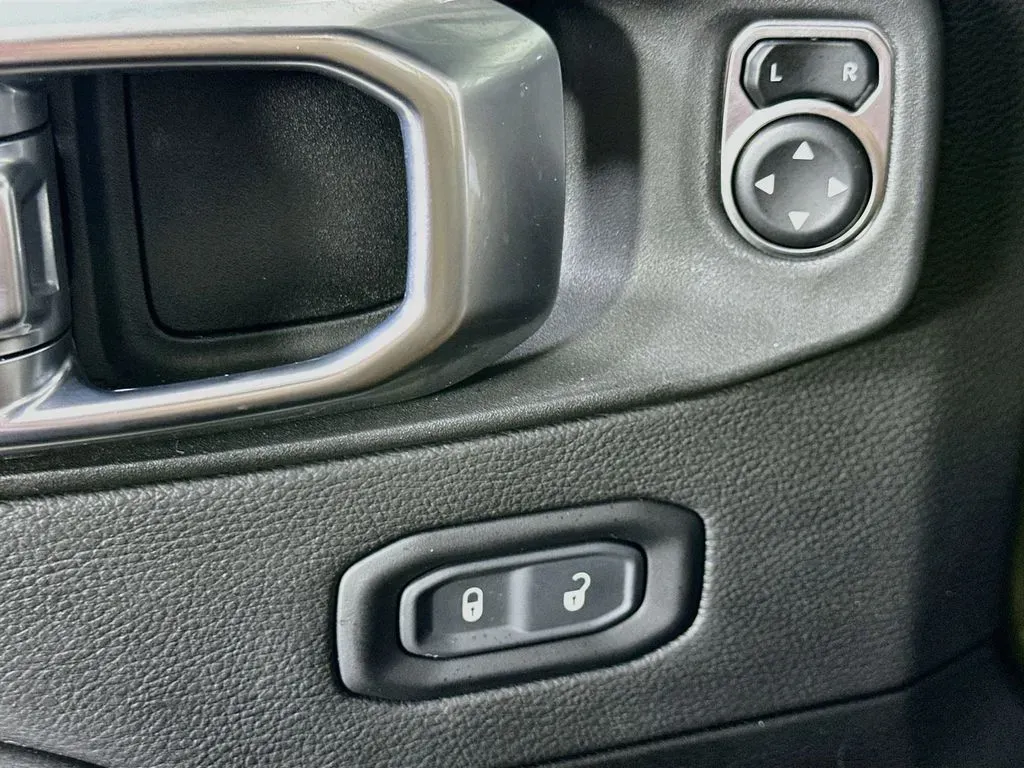 2023 Jeep Wrangler 4xe Sahara 4XE - Photo 19