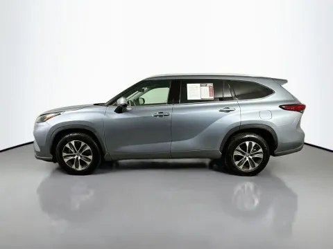 More photos of 2022 Toyota Highlander Hybrid XLE at Automaxx of the Carolinas, SC